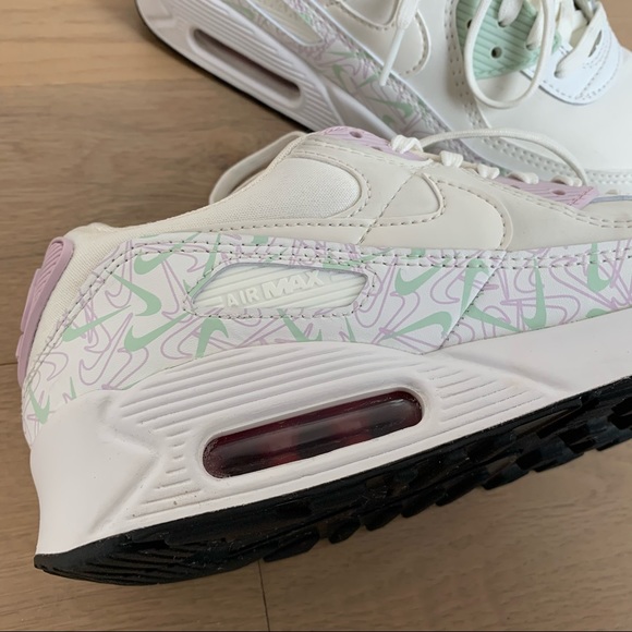 Women Nike Air Max 90 Valentines Day Size 7.5 - Picture 2 of 12